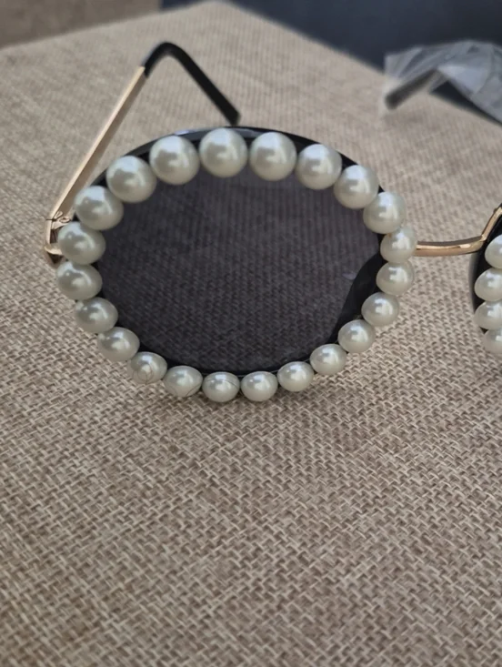 New Retro Pearl-Trim Round Sunglasses - Black With Hard Case And Cloth - Picture 5 of 8